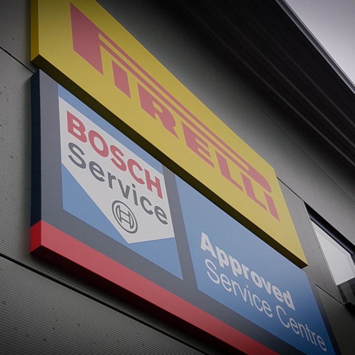 Folded ACM Tray Signs for Top Gear Pirelli and Bosch Service.jpg