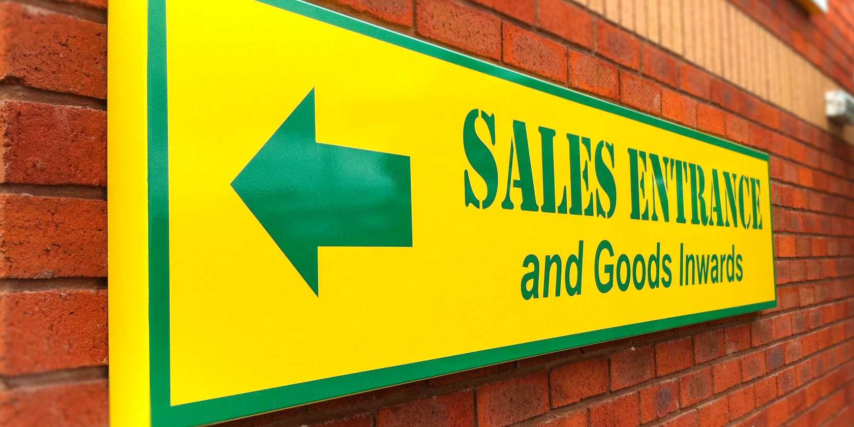 Total Plumbing Outdoor Signage