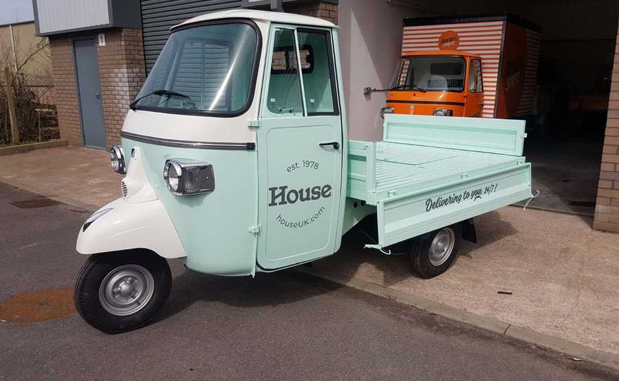 Vehicle Graphics for Tukxi