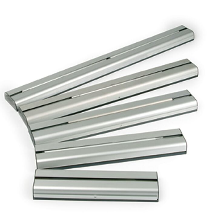 Sidewinder banner stand base widths