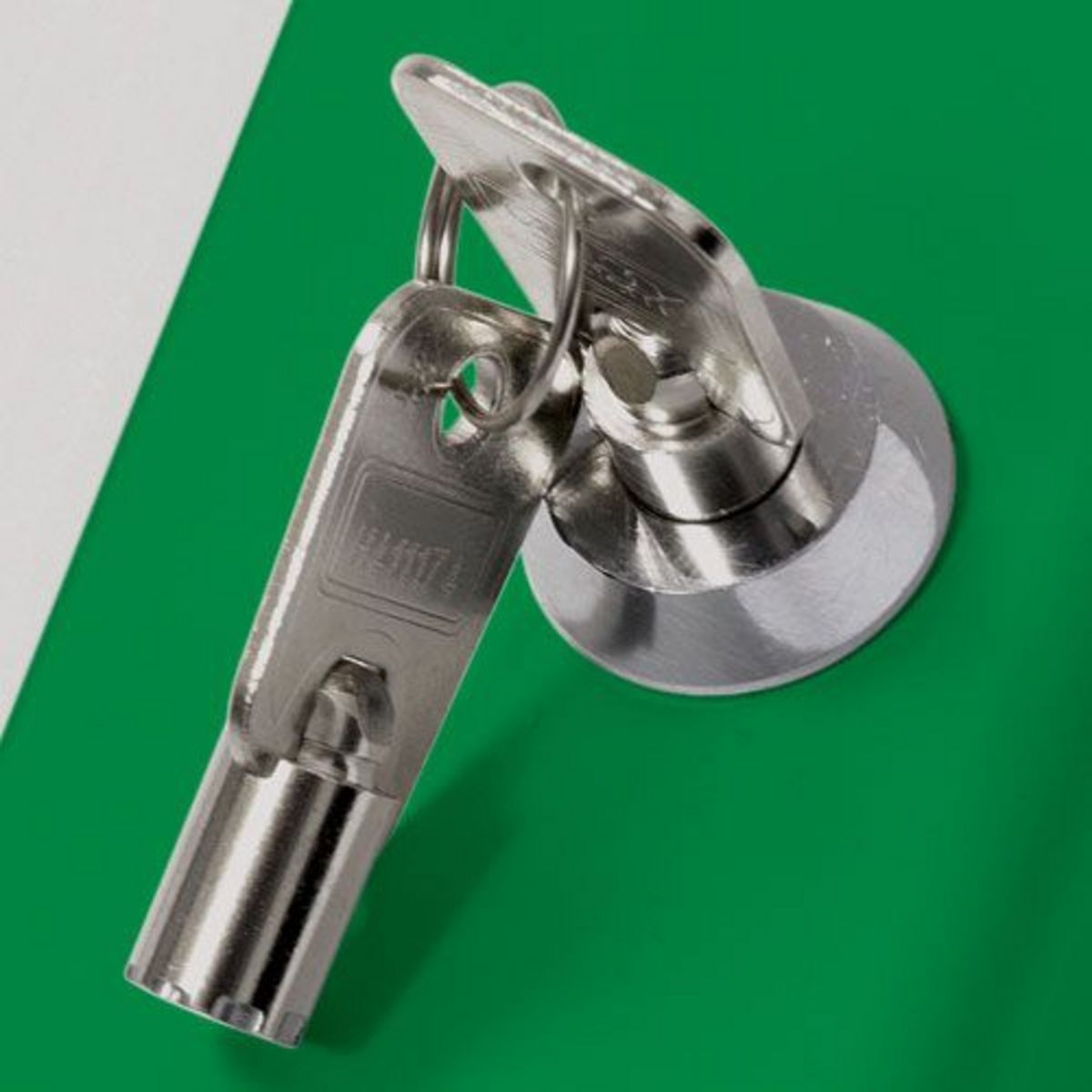 secure-lock-traffic-green-detail-01.jpg