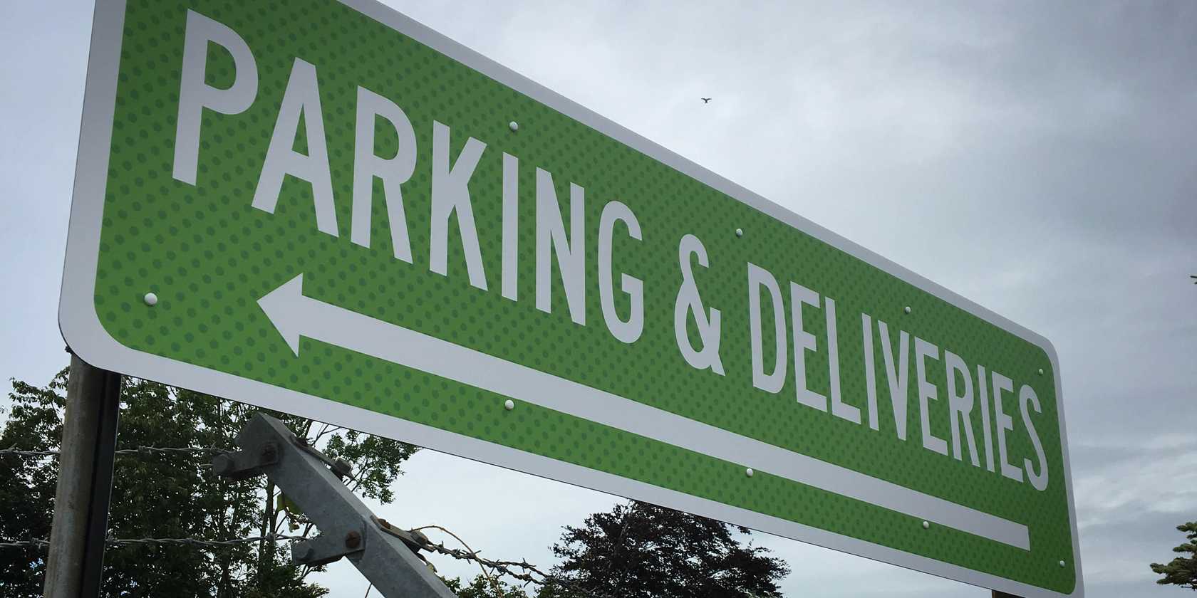 Groves Nurseries External Signage