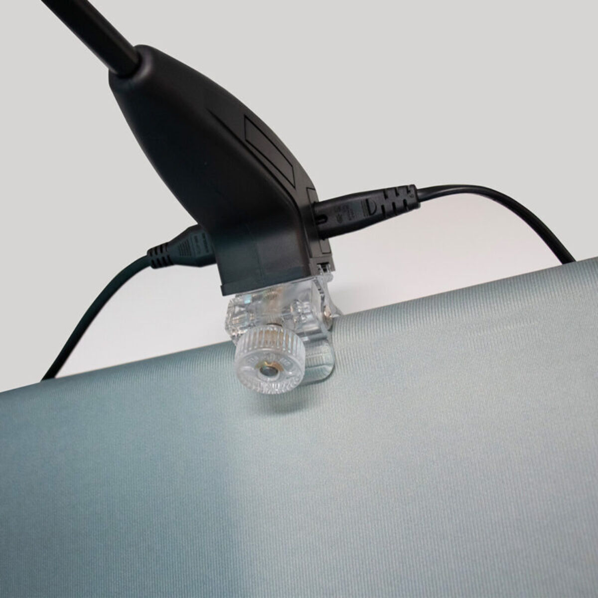 Clear-bracket-on-tube-flipped-web-800x800.jpg