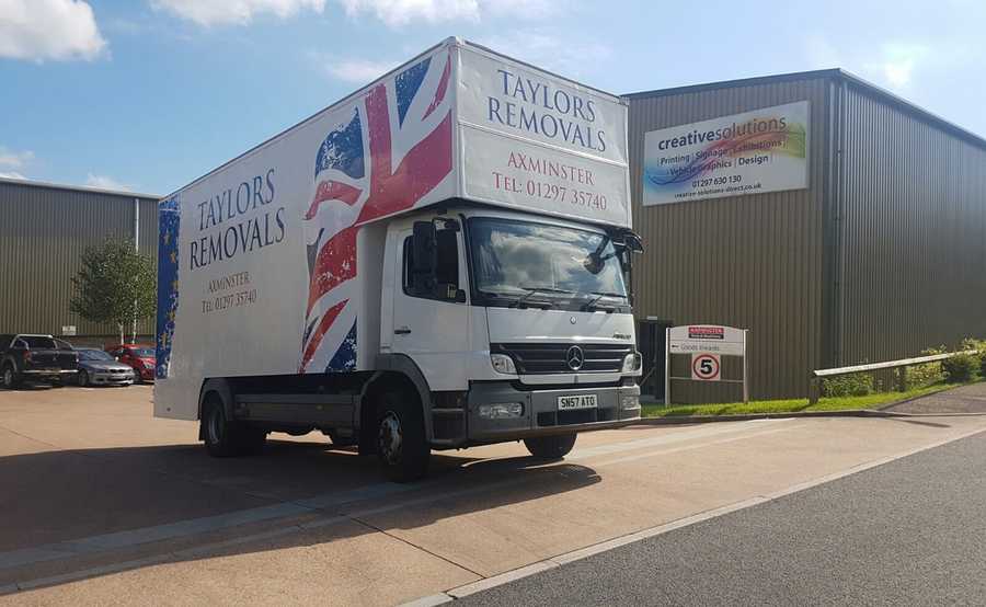Taylors Removals Signwriting