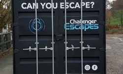 Vinyl Wrapping Container Signage For Challenger Escapes 