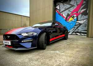 Custom Gloss Red Stripes on Dark Blue Mustang GT - Passenger Side View Custom Gloss Red Stripes on Dark Blue Mustang GT - Passenger Side View