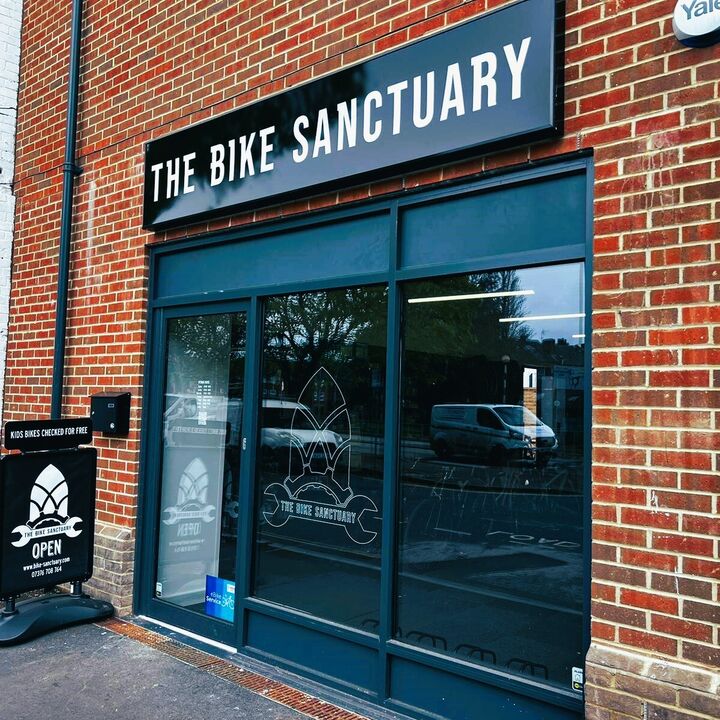 Wall Mounted Lightbox - Fascia Signage.jpg