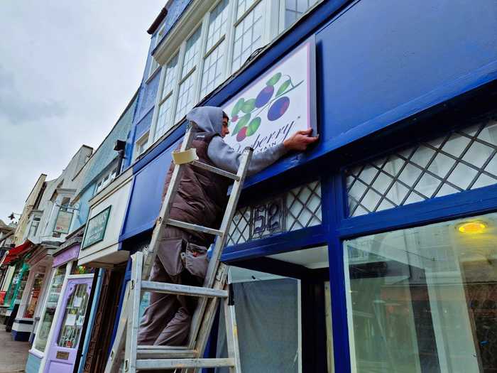 Fascia Panel Installation for high street shop