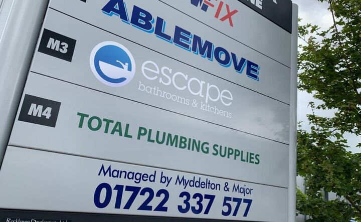 Monolith Directional Sign For Industrail Estate.jpg