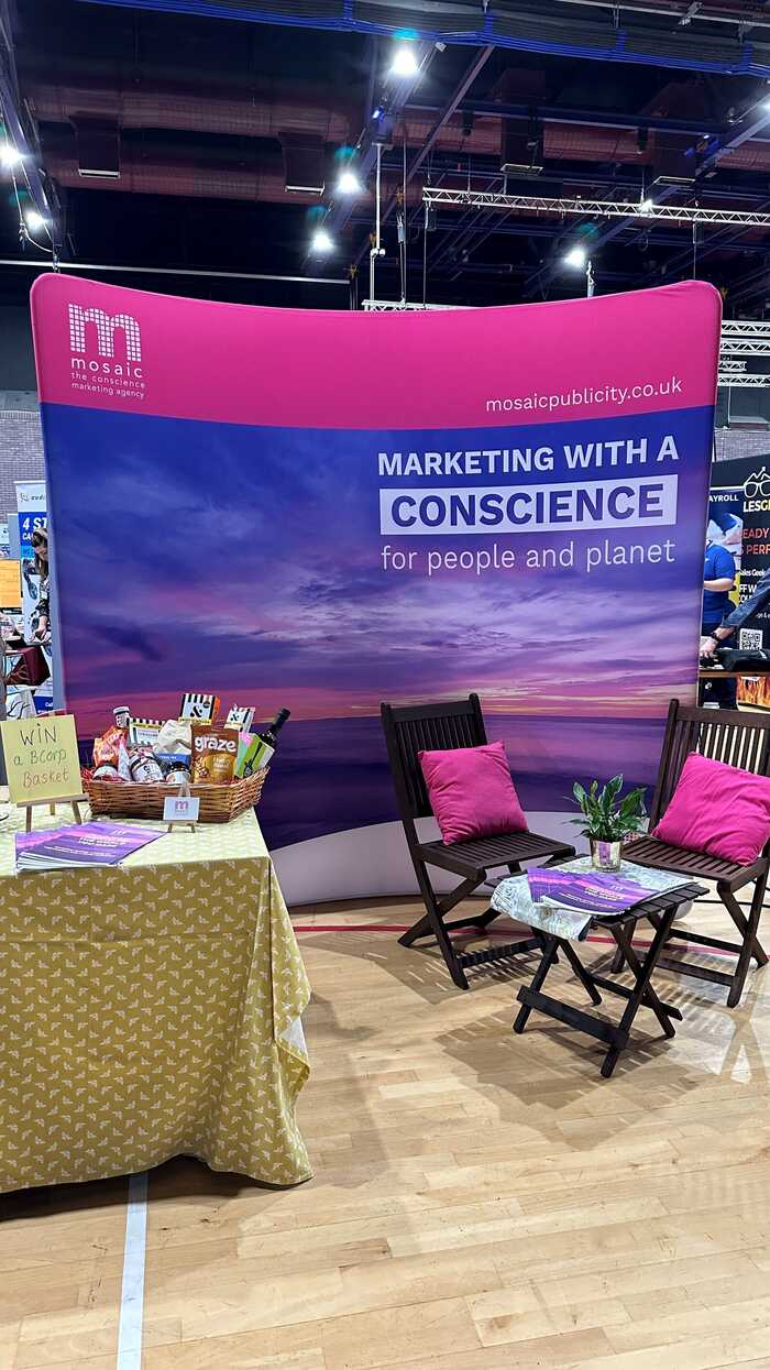 2400mm Formulate Curve Fabric Exhibition Display