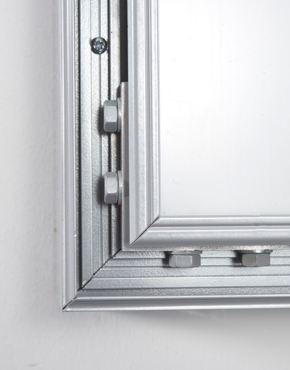 Spectra-Light-Box-Slim-5-close3-web-1.jpg