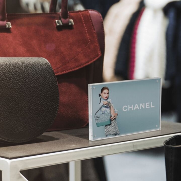 Supervue Magnetic Photo Block used on a countertop display.png