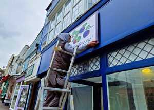 Fascia Panel Installation for high street shop