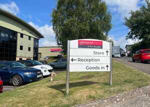 Renewed Directional Signage Vinyl Lettering for Axminster Tools & Machinery