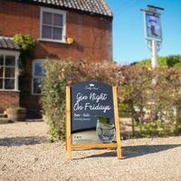 woodworkz_chalk_a-board_outside_pub_showing_gin_night_artwork_2.jpg